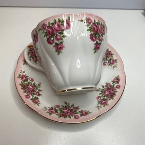 Royal Albert Dainty Dina Series Cup & Saucer Mary